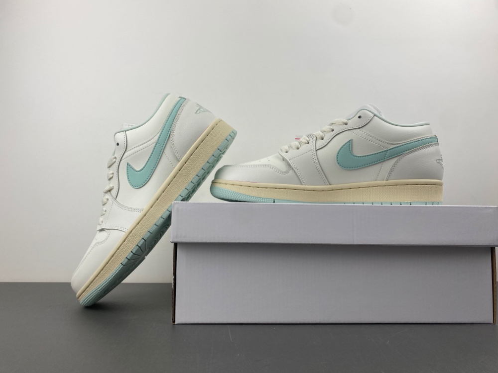 Air Jordan 1 Low  DC0774-134