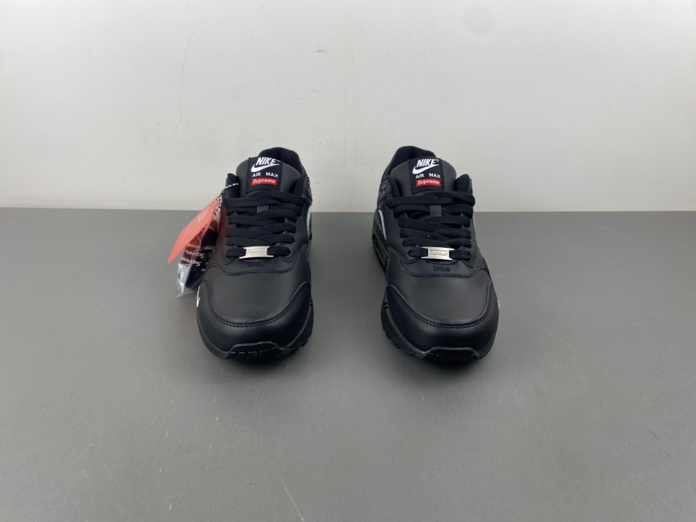 Supreme x Air Max 1 
