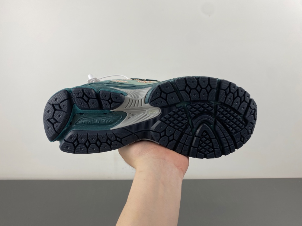 New Balance 1906  U1906WFB
