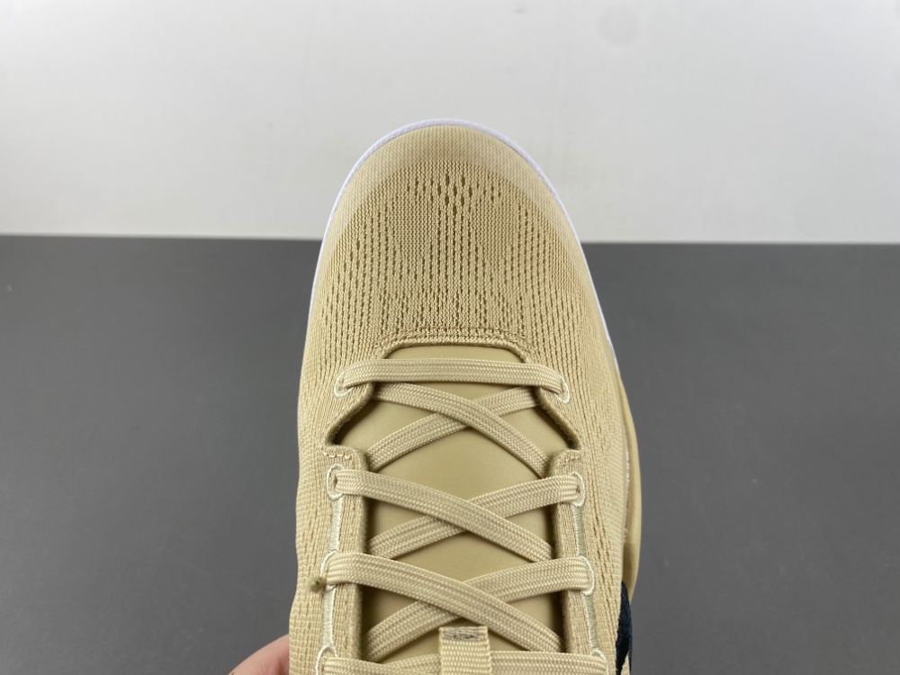 Nike Kobe 8 Protro “Champagne Gold” HM6469-701