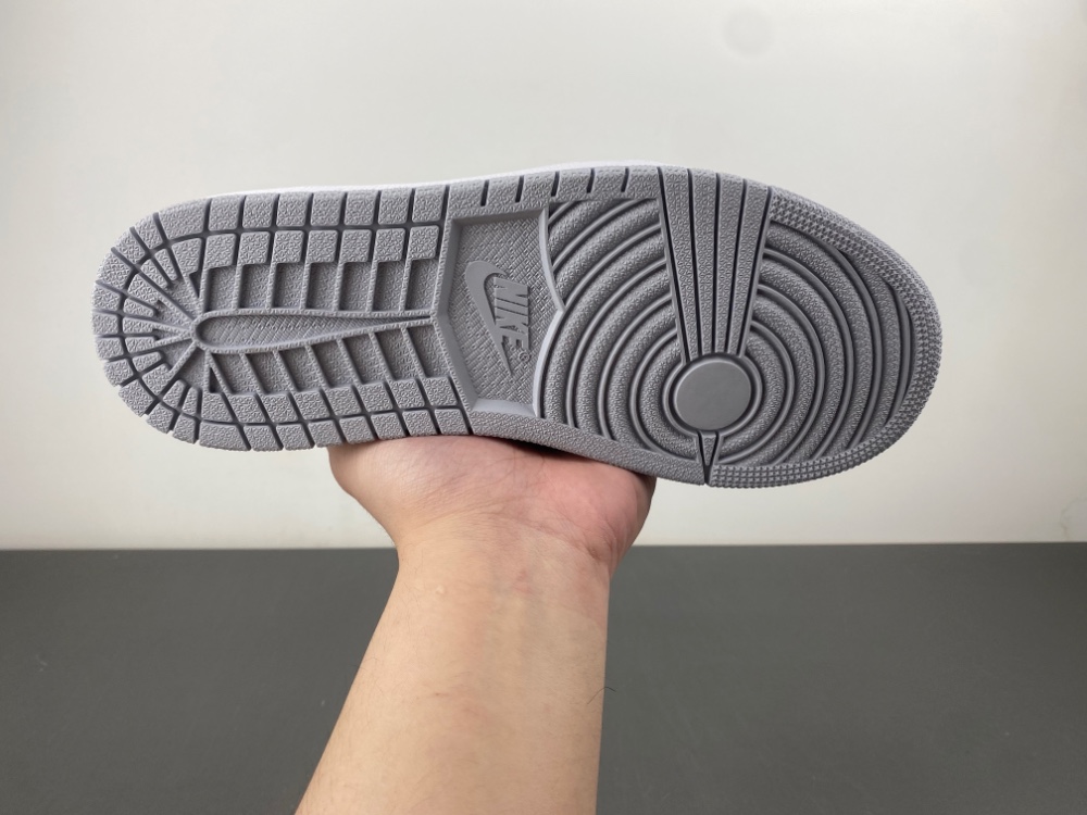 Air Jordan 1 Low OG “Barons”  CZ0790-110