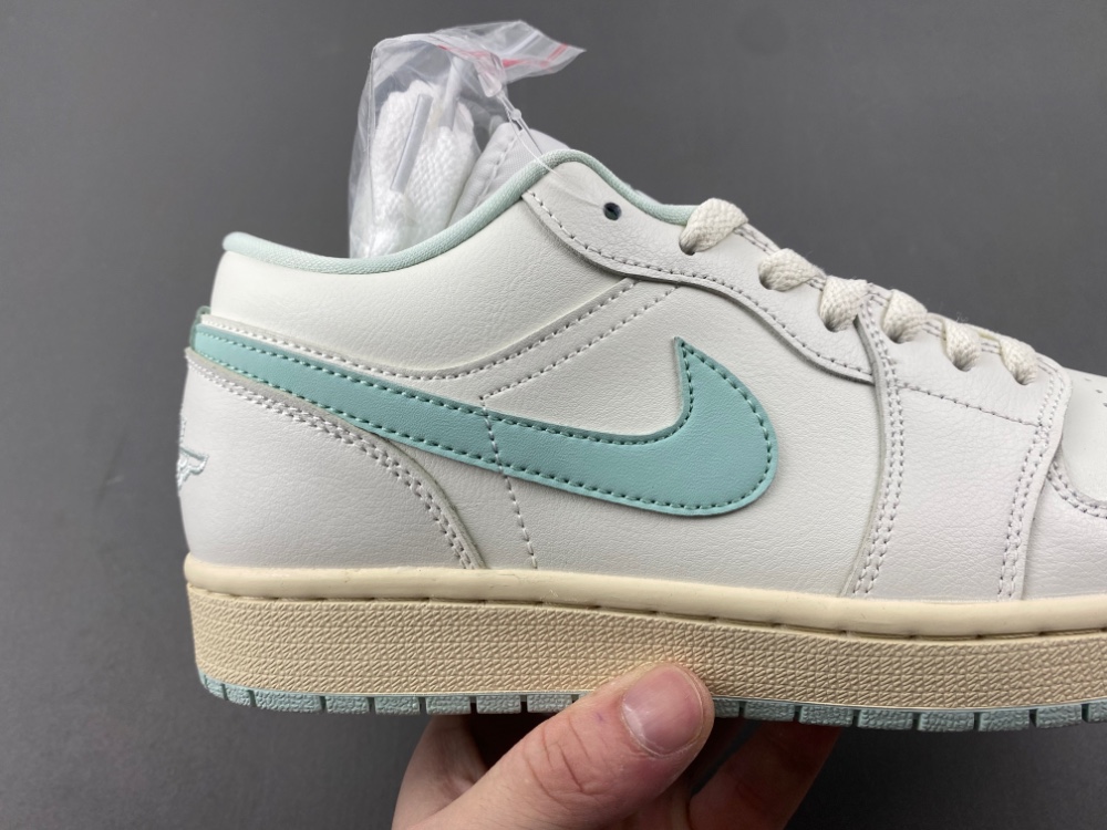 Air Jordan 1 Low  DC0774-134