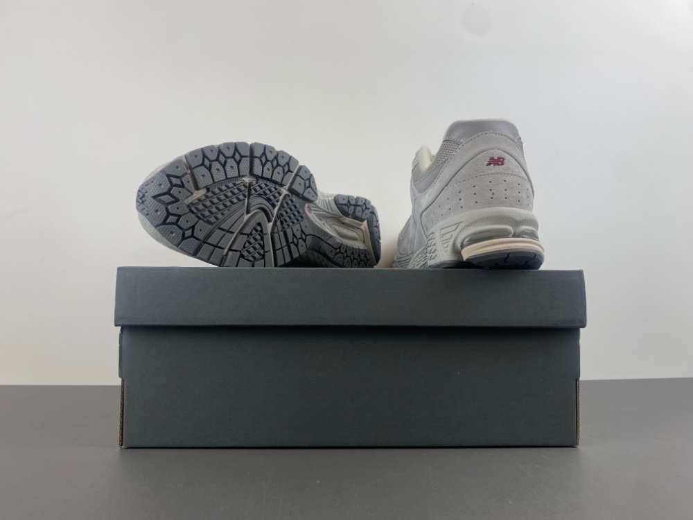 new balance NB 2002 U2002REE
