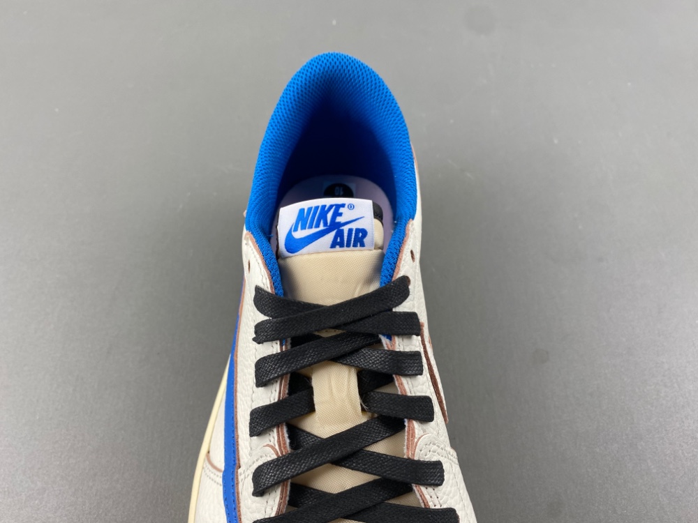 Travis Scott x Fragment x Air Jordan 1 Low OG  DM7866-104
