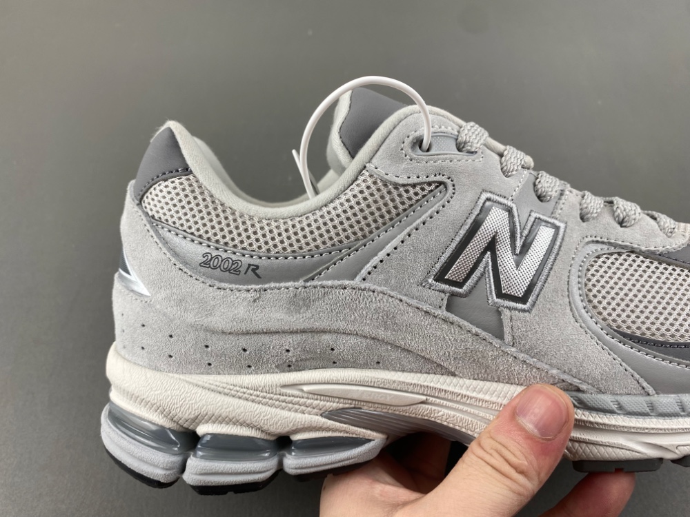 new balance NB 2002  ML2002R0