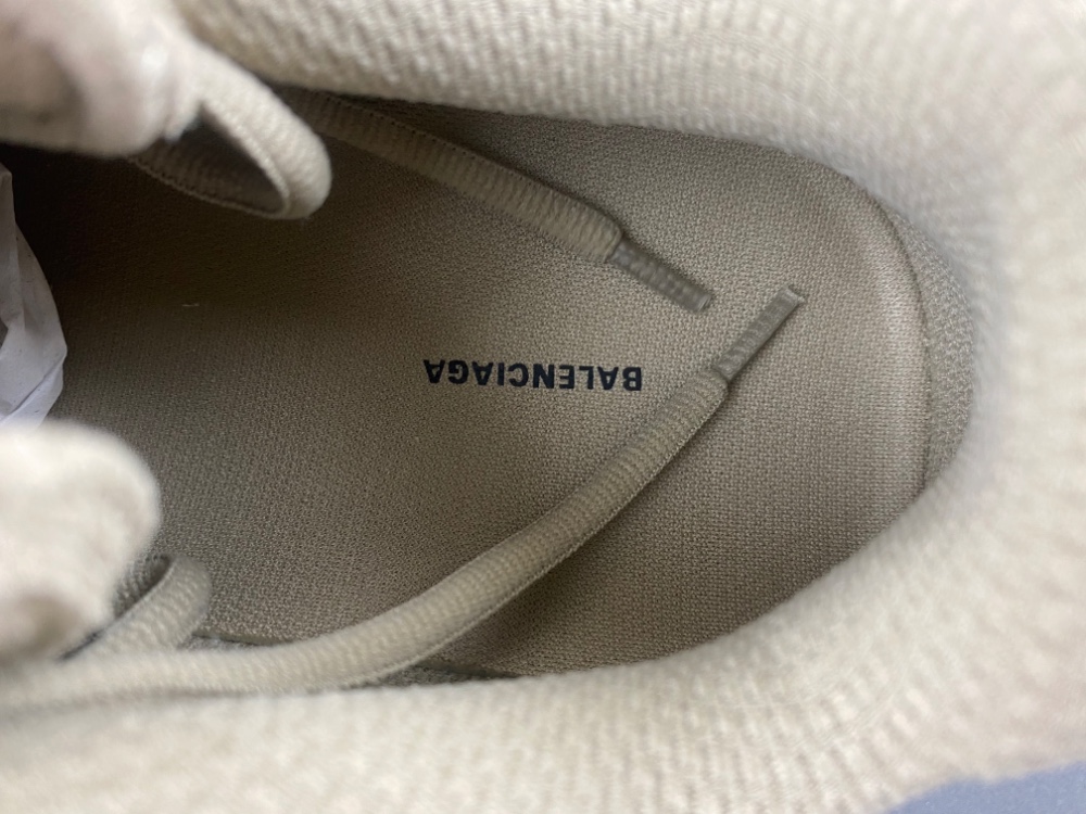 Balenciaga16 MONDAY  825418 WMNSS 9090
