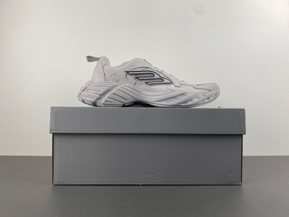 Balenciaga16 MONDAY  825418 WMNSS 1011