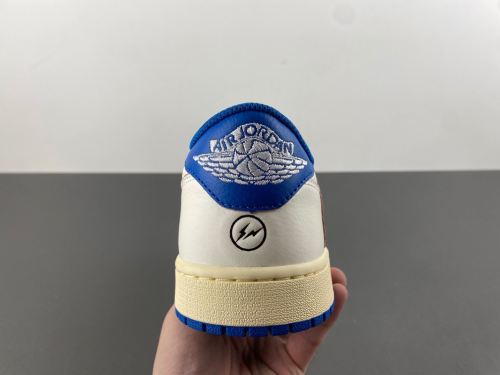 Travis Scott x Fragment x Air Jordan 1 Low OG  DM7866-104