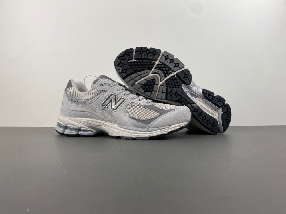 new balance NB 2002  ML2002R0