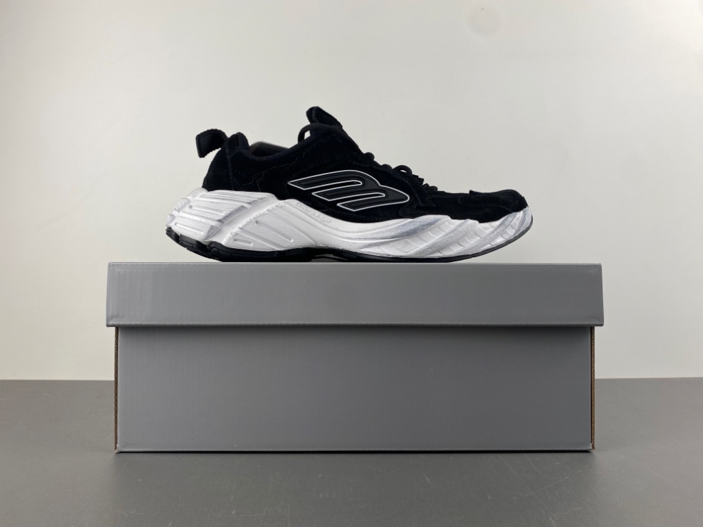 Balenciaga16 MONDAY  825418 WMNSS 1000