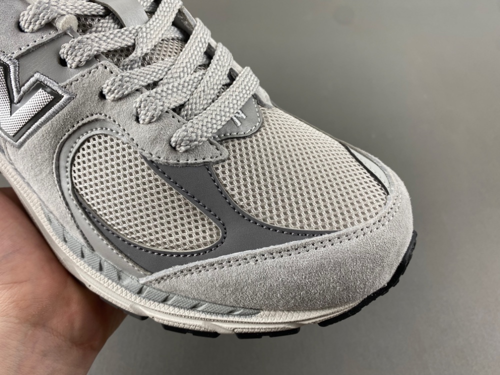 new balance NB 2002  ML2002R0