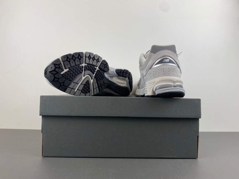 new balance NB 2002  ML2002R0