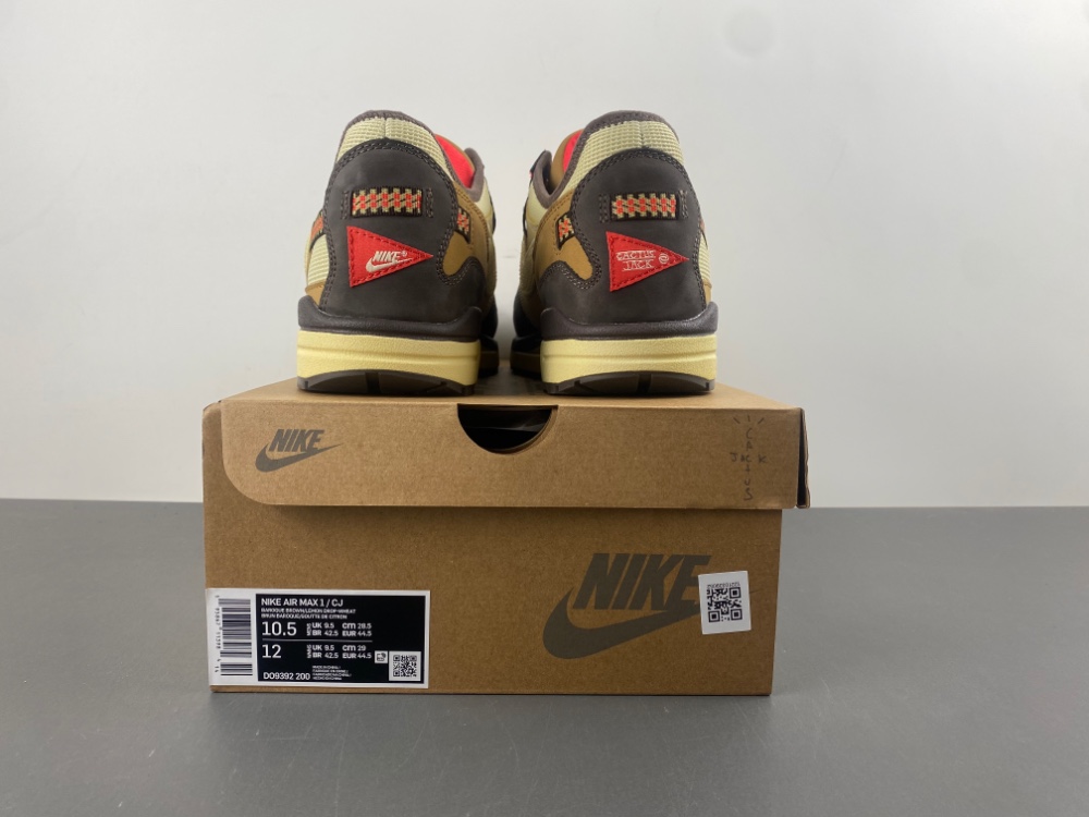 Nike Max1 ts  Travis Scott x MAX1  do9392-200