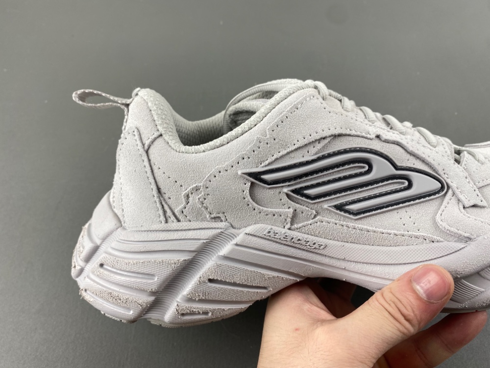 Balenciaga16 MONDAY  825418 WMNSS 1011