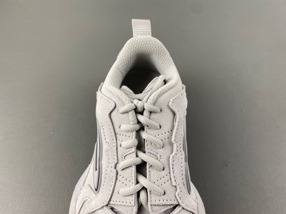 Balenciaga16 MONDAY  825418 WMNSS 1011