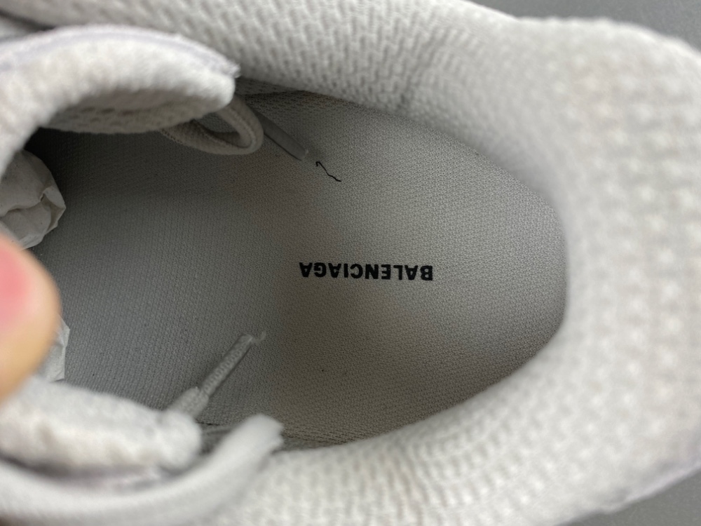 Balenciaga16 MONDAY  825418 WMNSS 1011