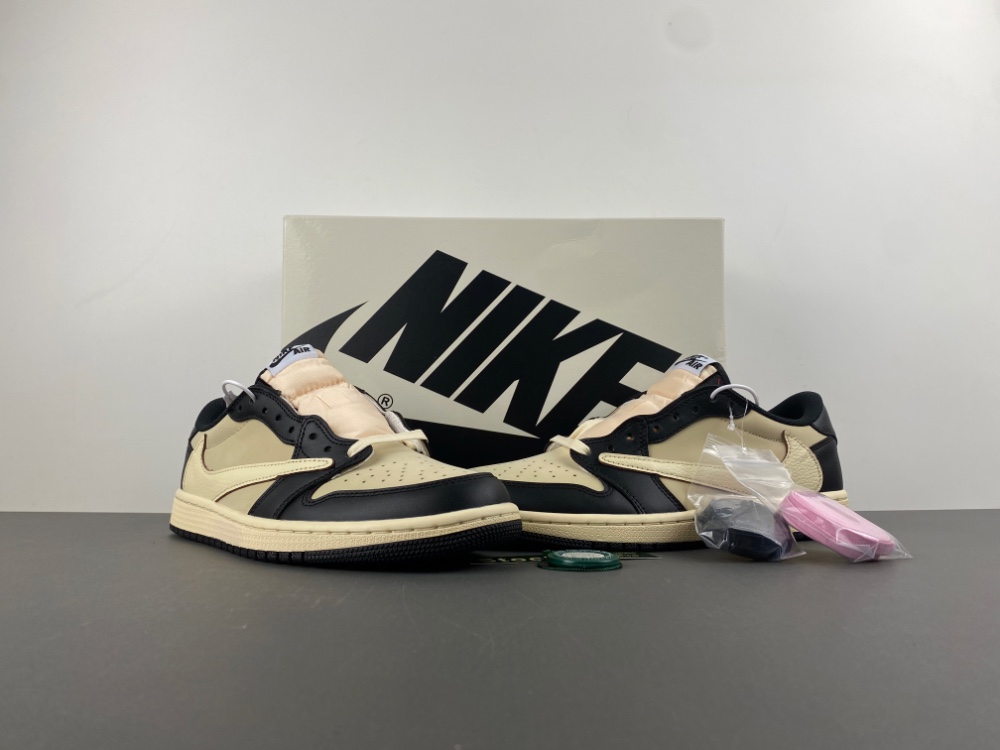 Travis Scott x Air Jordan 1 Retro Low OG SP ''Pale Vanilla DM7866-201