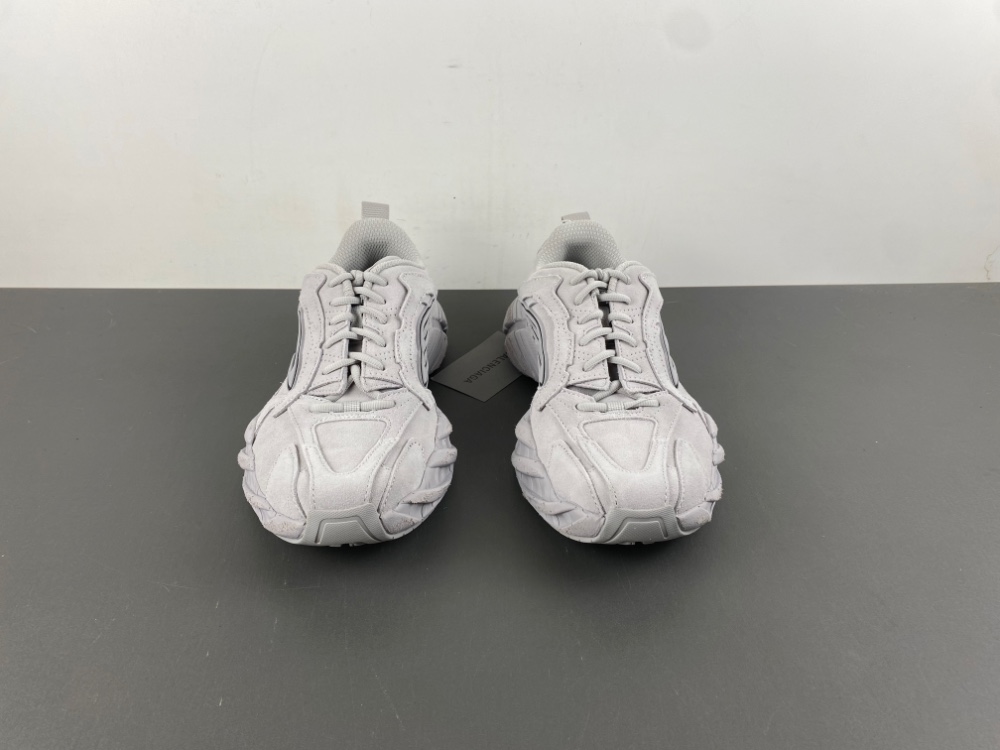 Balenciaga16 MONDAY  825418 WMNSS 1011