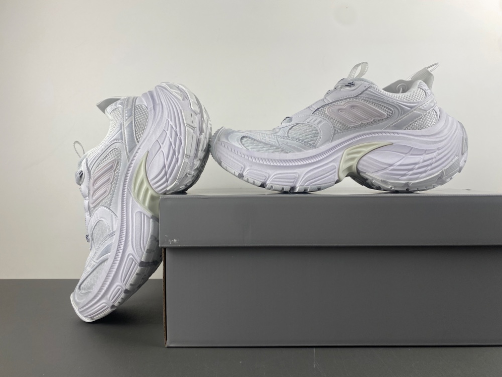 Balenciaga 911 815859 W2MV2 9000