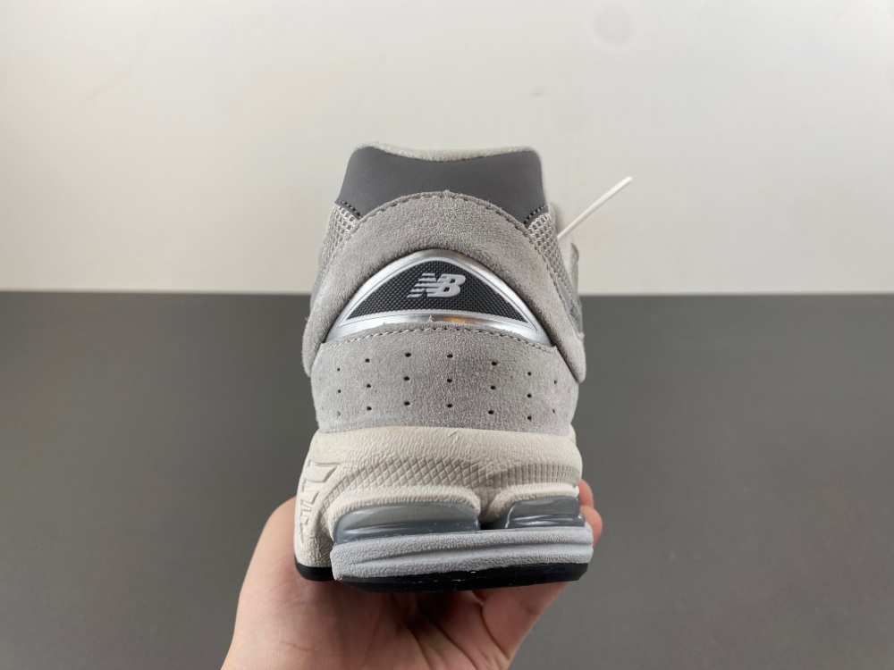 new balance NB 2002  ML2002R0