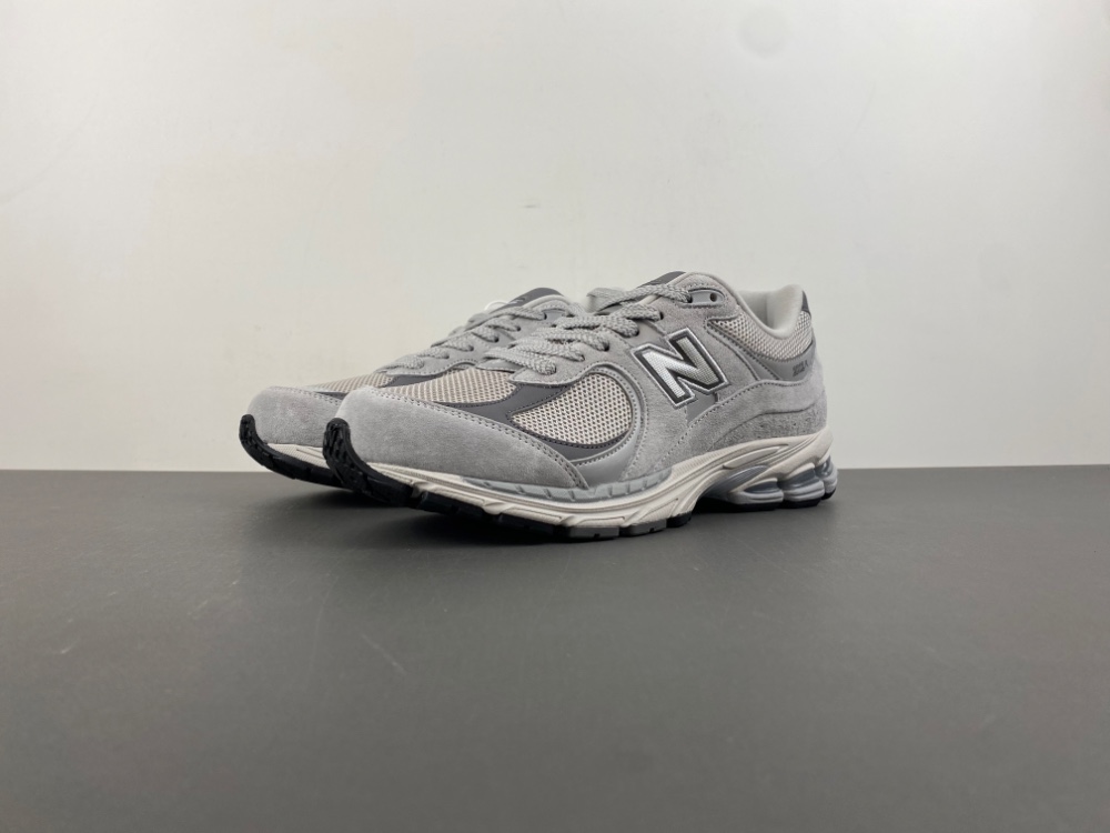 new balance NB 2002  ML2002R0