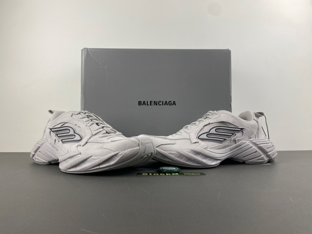 Balenciaga16 MONDAY  825418 WMNSS 1011