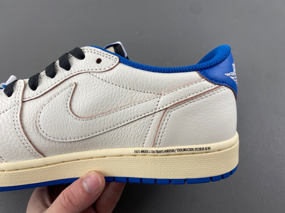 Travis Scott x Fragment x Air Jordan 1 Low OG  DM7866-104