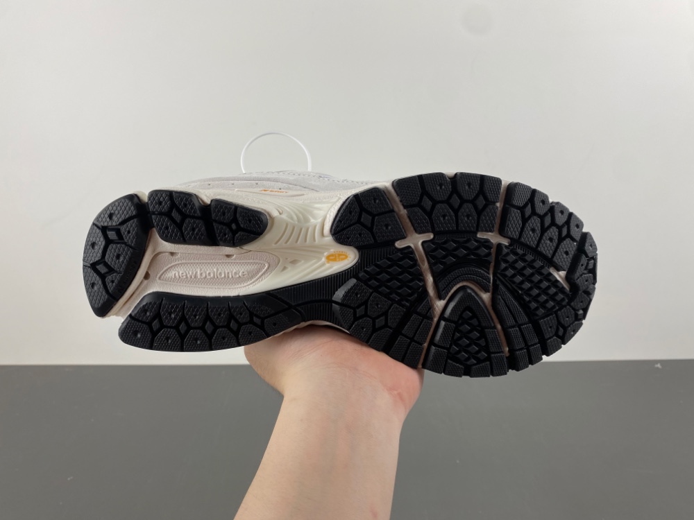 new balance NB 2002  M2002REC