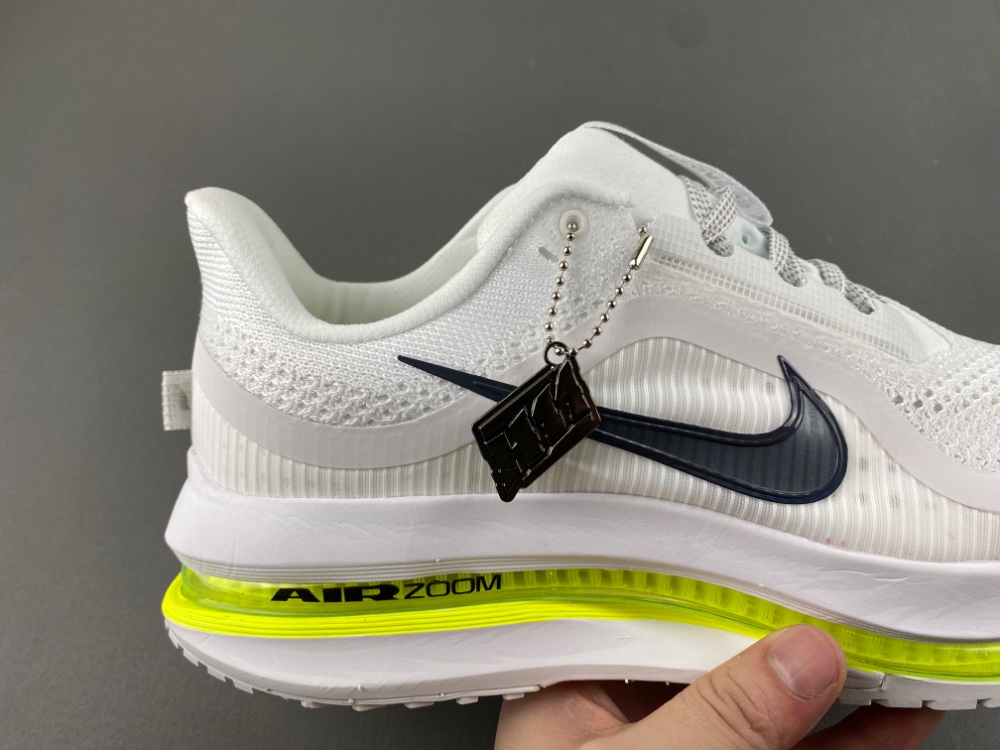 Nike Pegasus Premium   ZoomX  Air Zoom   HQ2592-100