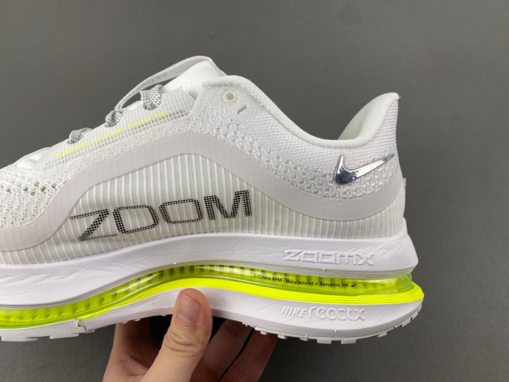 Nike Pegasus Premium   ZoomX  Air Zoom   HQ2592-100