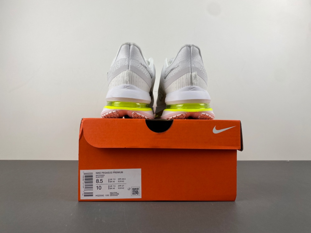 Nike Pegasus Premium   ZoomX  Air Zoom   HQ2592-100