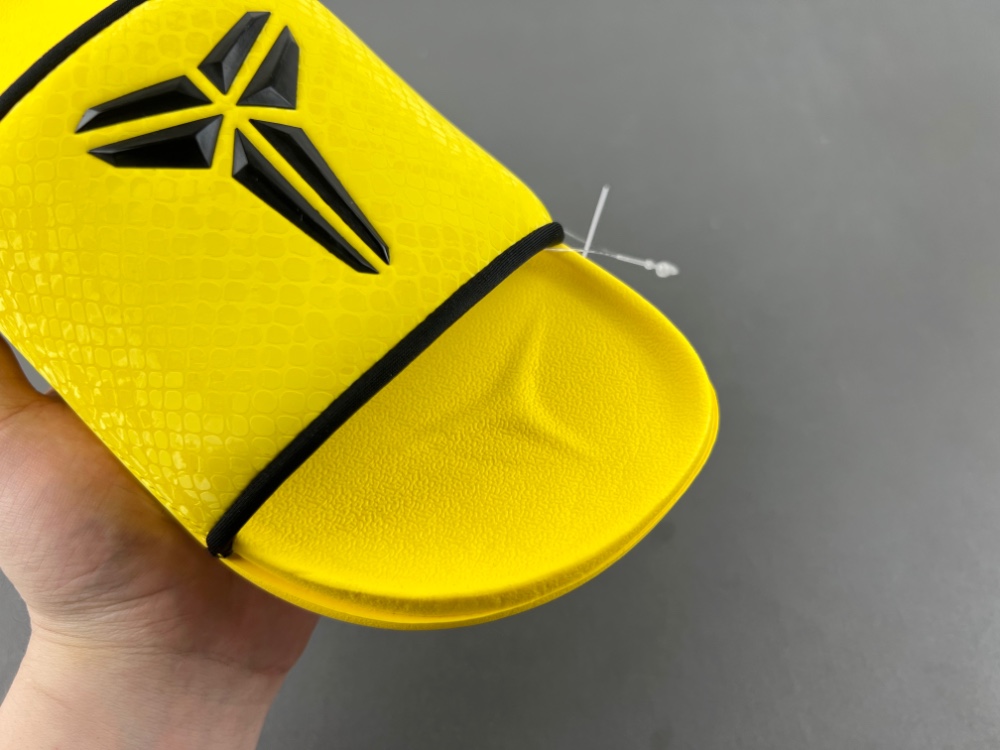 Nike Kobe Offcourt Slide  IF2870-700