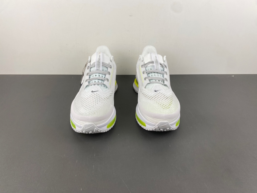 Nike Pegasus Premium   ZoomX  Air Zoom   HQ2592-100