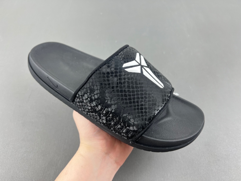 Kobe Offcourt Slide  IF2870-001