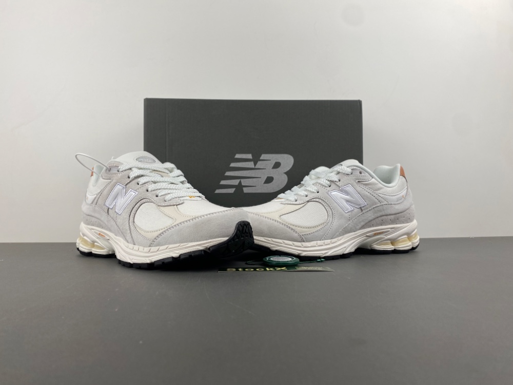 new balance NB 2002  M2002REC