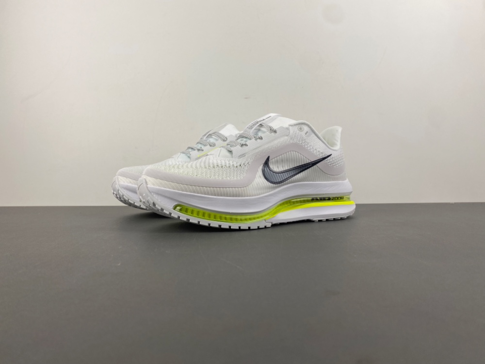 Nike Pegasus Premium   ZoomX  Air Zoom   HQ2592-100