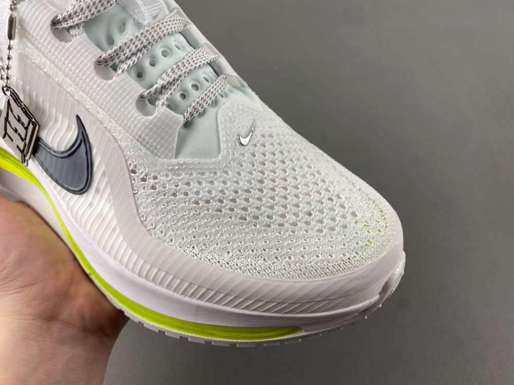 Nike Pegasus Premium   ZoomX  Air Zoom   HQ2592-100