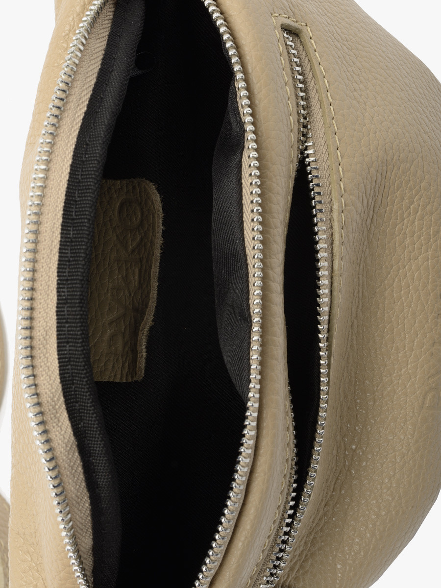 Ciemnobeowa torebka nerka - crossbody