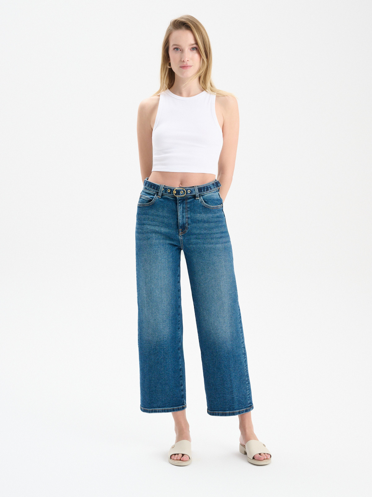 Kremowe klapki na lekkim spodzie