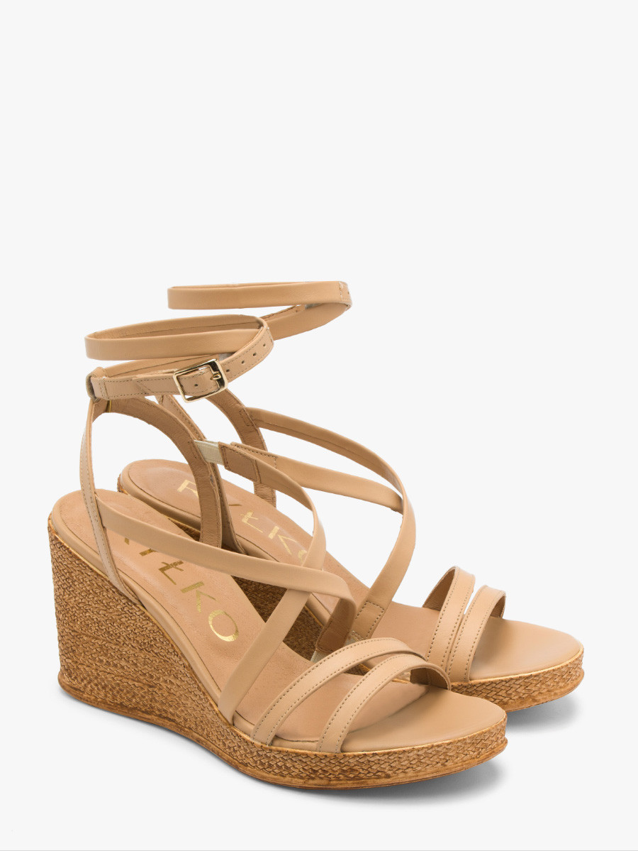 Beowe sanday na koturnie