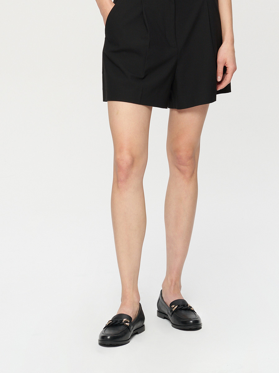 Czarne mokasyny ze zoto-czarn ozdob