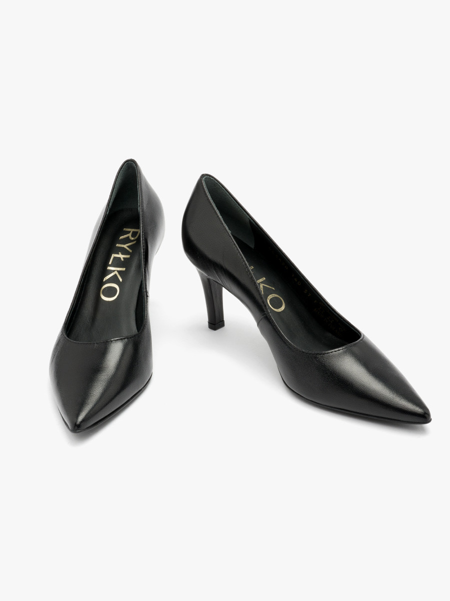 Czarne czóenka na szpilce