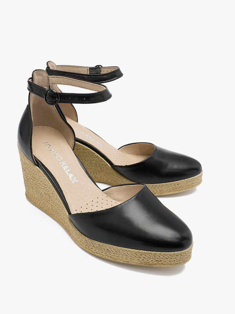 Czarne dwuczciowe czóenka na platformie