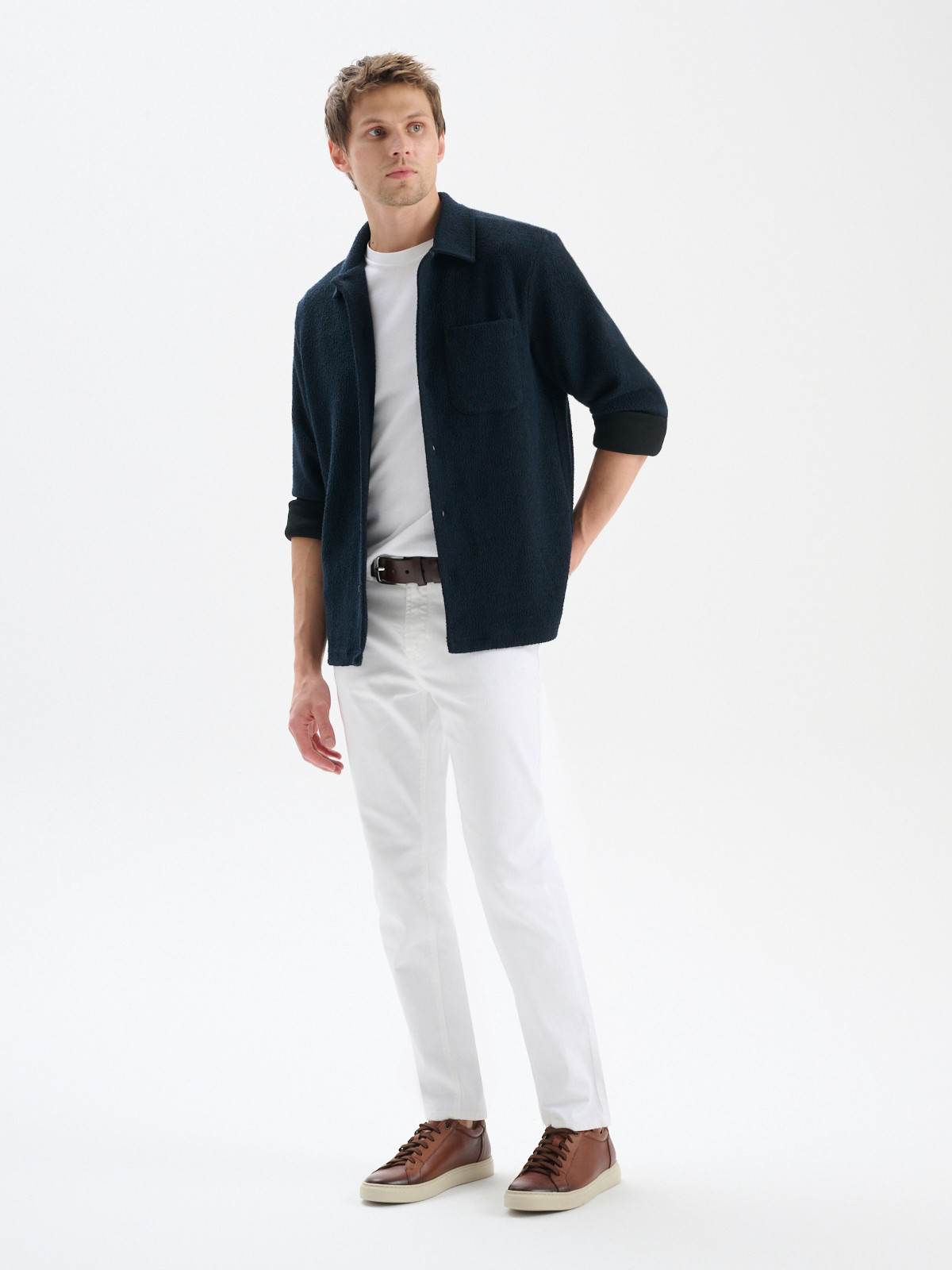 Brzowe póbuty sportowe na lekkiej podeszwie