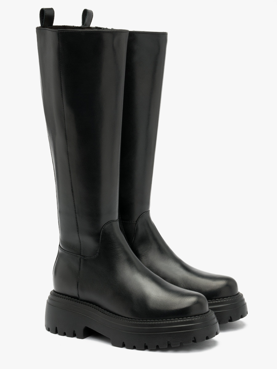 Czarne kozaki na lekkiej podeszwie