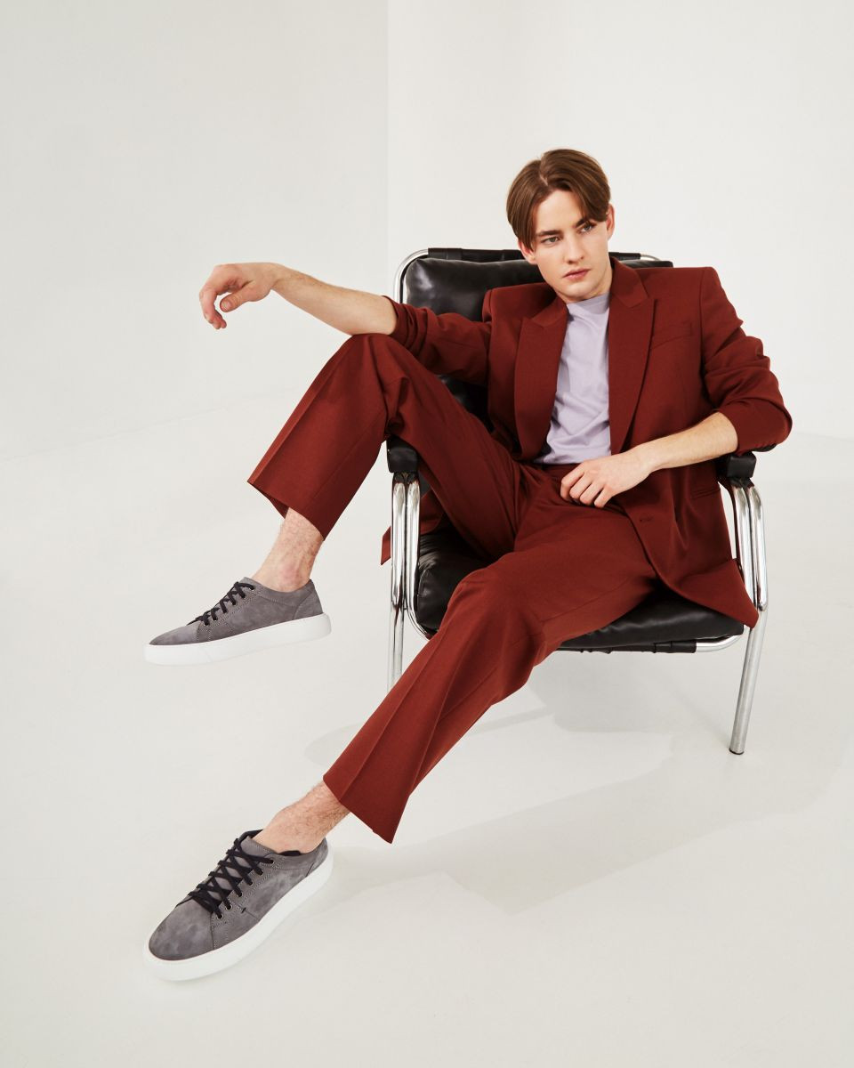 Popielate póbuty sportowe