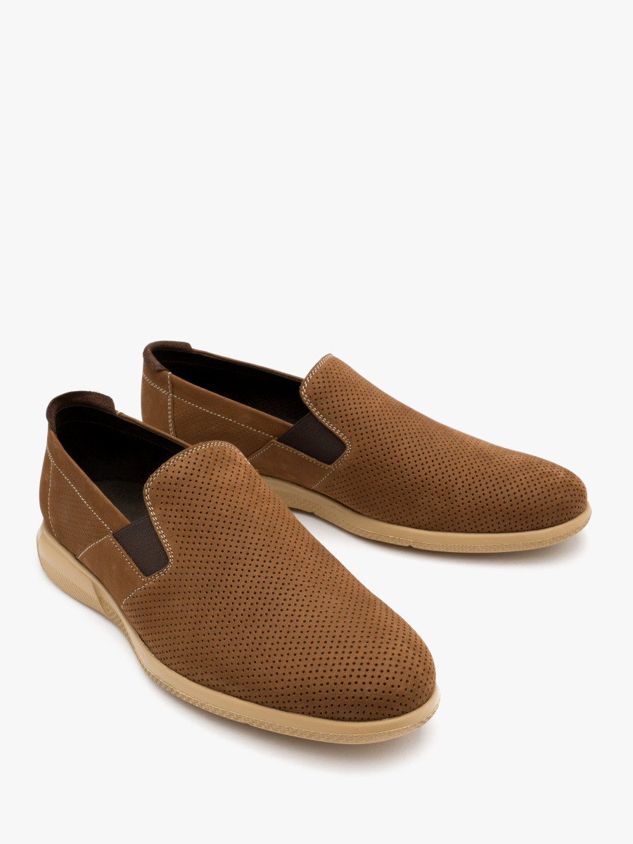 Brzowe mokasyny z perforacj na cholewce