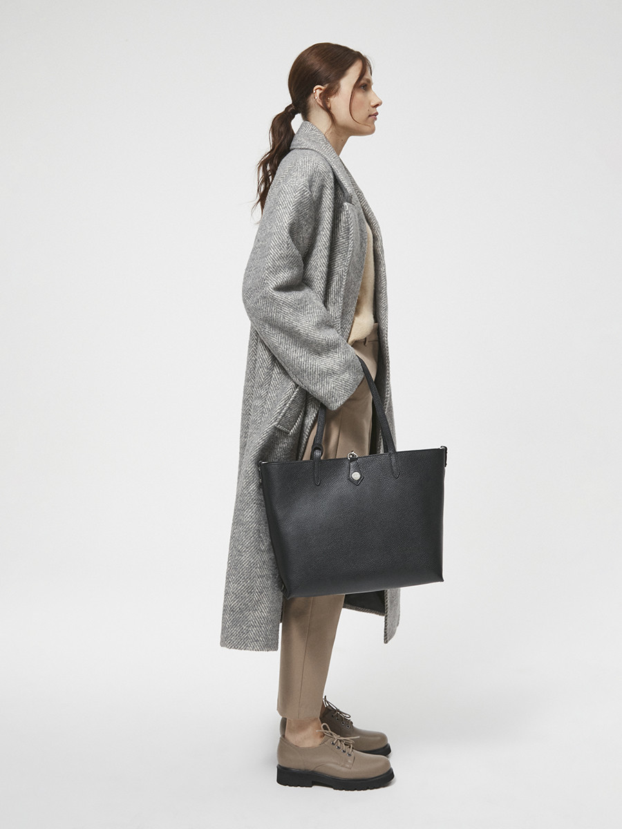 Czarna pakowna torba