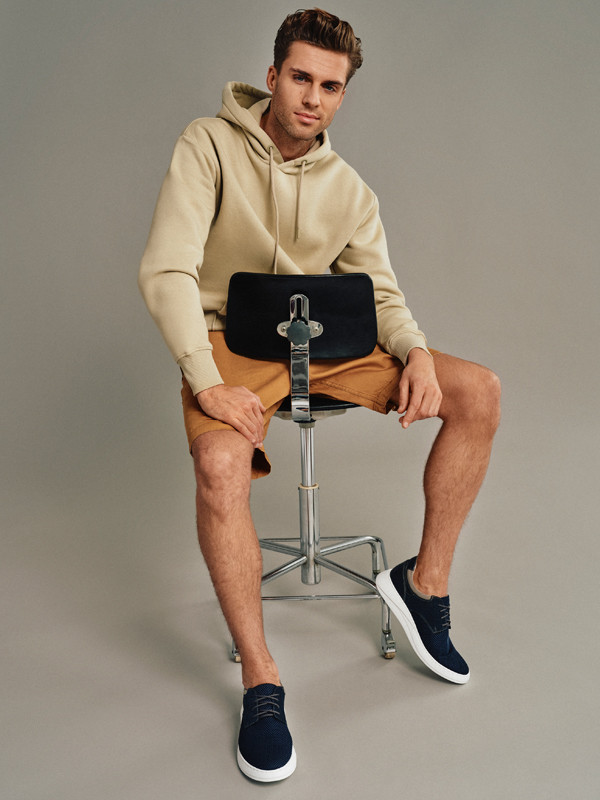 Sportowe póbuty na biaej podeszwie