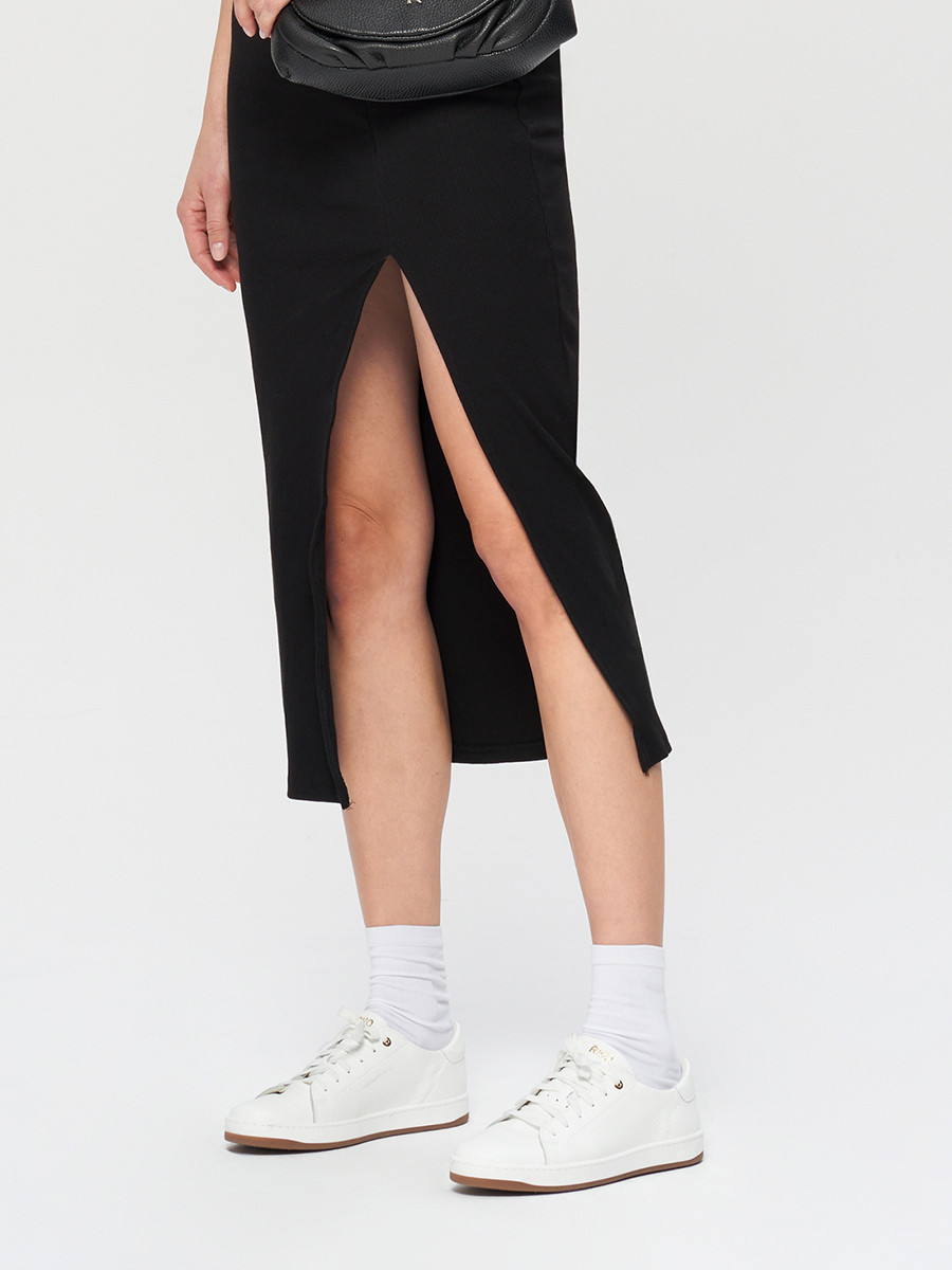 Biae póbuty sportowe na dwukolorowym spodzie